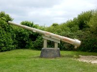 155mm gun similar to those at Pointe du Hoc