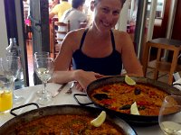 Meat and seafood paella : Gwen Smith